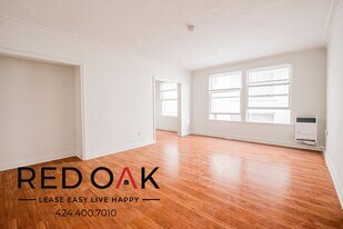 335 S Berendo St, Unit 207 in Los Angeles, CA - Building Photo