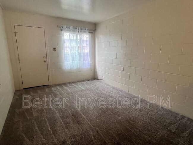 560 Talmage Rd in Ukiah, CA - Building Photo - Building Photo