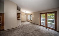 3589 Blue Jay Way in Eagan, MN - Foto de edificio - Building Photo