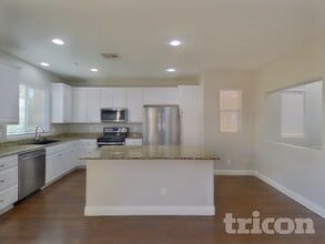 6639 Weeping Pine St in Las Vegas, NV - Foto de edificio - Building Photo