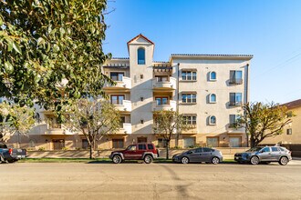 11612 Idaho Ave in Los Angeles, CA - Building Photo - Building Photo