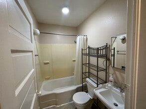 633 Broadway St S, Unit A in Menomonie, WI - Building Photo - Building Photo