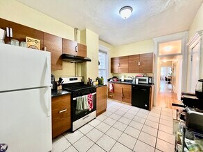 1721 Commonwealth Ave in Boston, MA - Building Photo - Building Photo