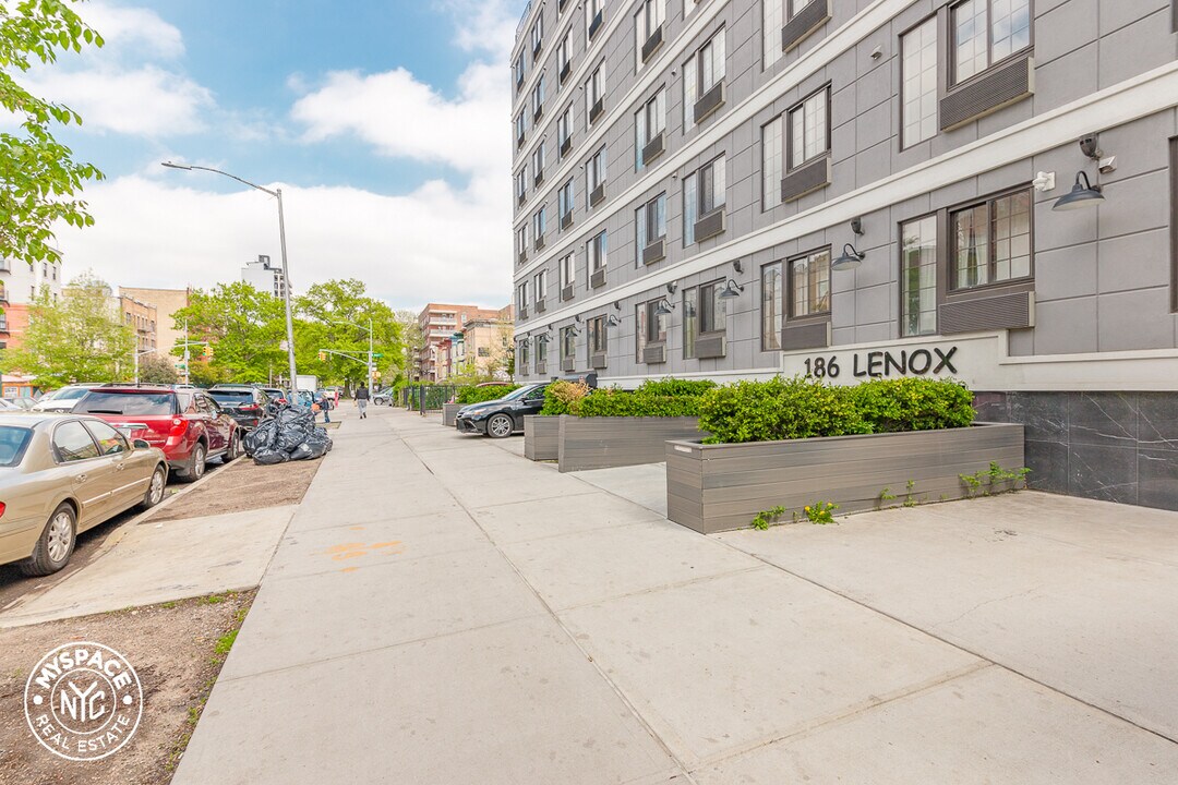 186 Lenox Rd, Unit 6B in Brooklyn, NY - Building Photo