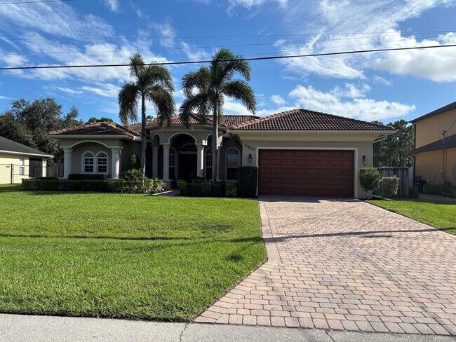 5829 NW Zenith Dr in Port St. Lucie, FL - Building Photo - Building Photo