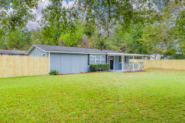 105 Maple St in Bloomingdale, GA - Building Photo - Building Photo