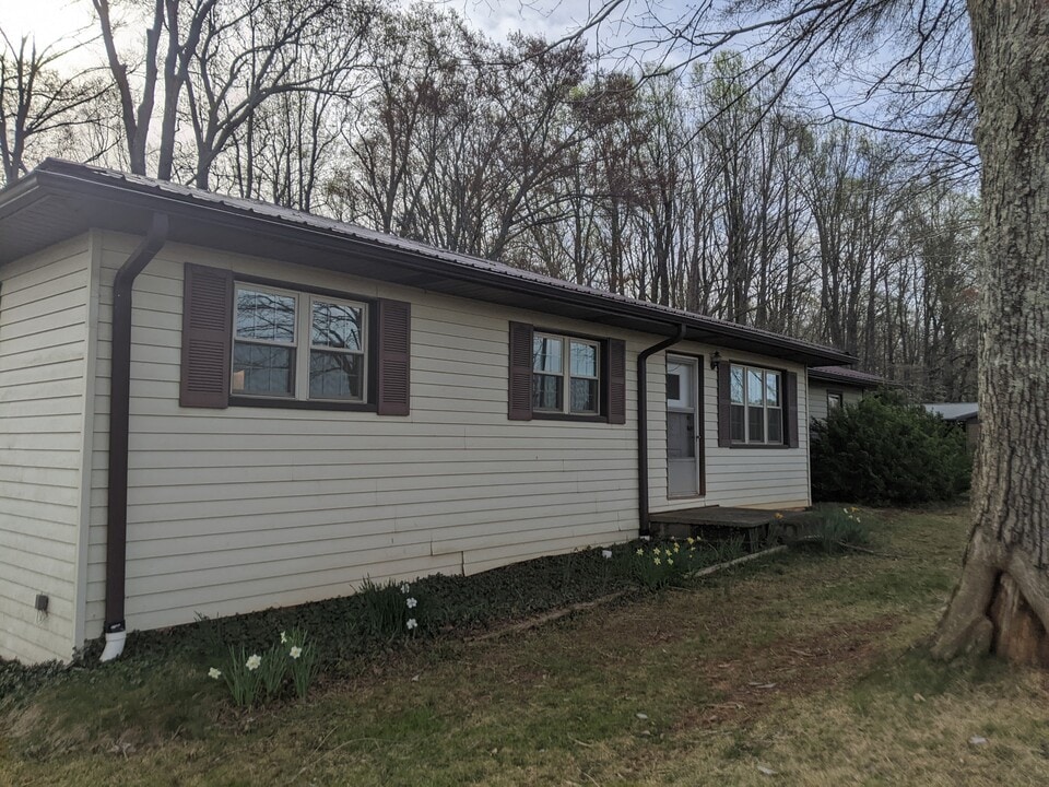 2202 S Efland-Cedar Grove Rd in Efland, NC - Building Photo