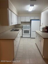 327 Crown Blvd in Melbourne, FL - Building Photo - Building Photo