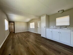 12622 Orange Lk Dr in Thonotosassa, FL - Building Photo - Building Photo