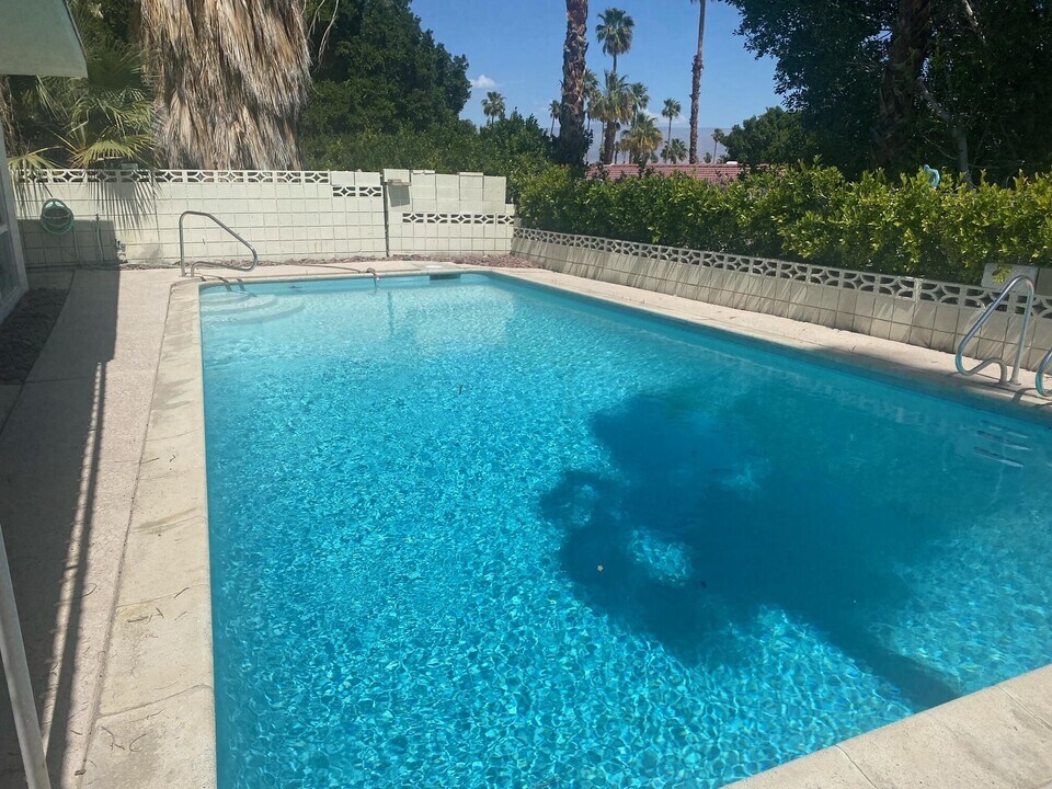 48190 Birdie Way in Palm Desert, CA - Building Photo