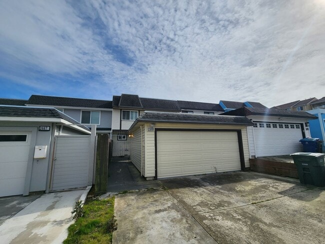 property at 2689 Cromwell Row