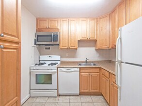 4313 Knox Rd, Unit 409 in College Park, MD - Building Photo - Building Photo