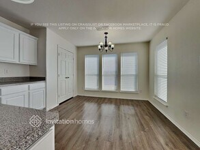 905 Hidden Oaks Dr in Burleson, TX - Building Photo - Building Photo
