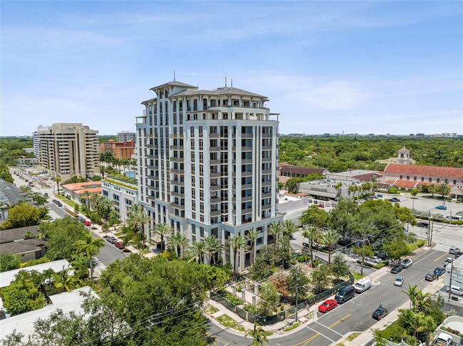 515 Valencia Ave in Coral Gables, FL - Foto de edificio - Building Photo