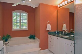 5108 Harrogate Ct in Naples, FL - Building Photo - Building Photo