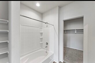 23322 Pelham Prairie Ln in Spring, TX - Foto de edificio - Building Photo