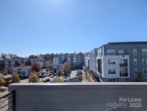 2322 Elizabeth Ml Pl in Charlotte, NC - Building Photo - Building Photo