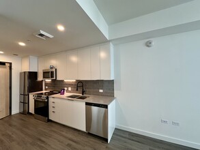 114 NE 22nd St, Unit A2 in Miami, FL - Building Photo - Building Photo