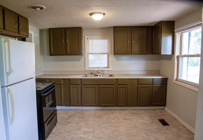 219 N Claypool Rd in Muncie, IN - Building Photo - Building Photo