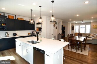 7211 Mountaineer Dr in Alexandria, VA - Building Photo - Building Photo