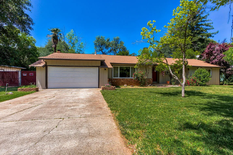 4552 Alta Mesa Dr in Redding, CA - Building Photo