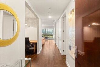 4575 Dean Martin Dr in Las Vegas, NV - Building Photo - Building Photo