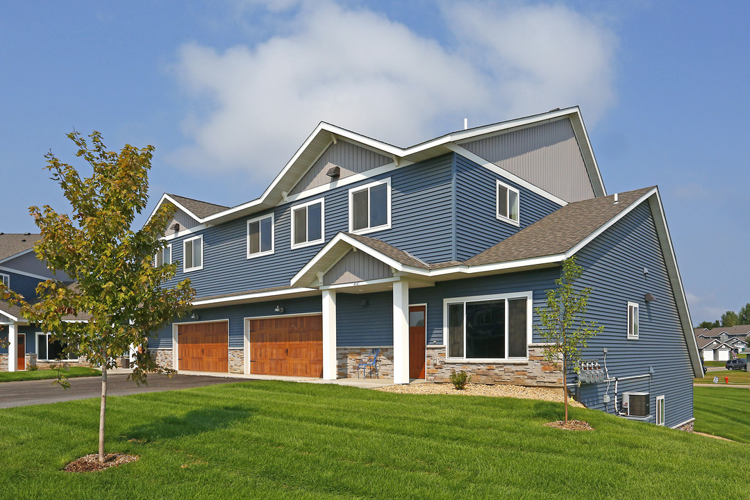 Falcon Heights Townhomes in Rochester, MN - Foto de edificio