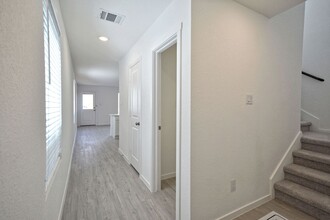 11831 Floral Blossom in Converse, TX - Building Photo - Building Photo