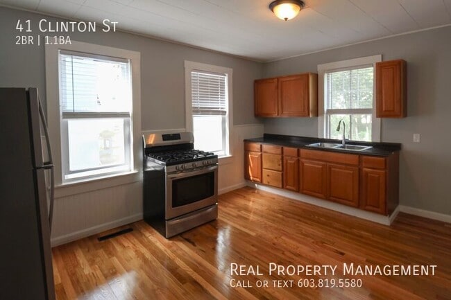 41 Clinton St in Portsmouth, NH - Building Photo - Building Photo