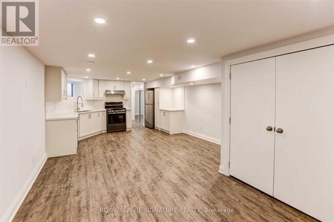 709 Gladstone Ave in Toronto, ON - Building Photo - Building Photo