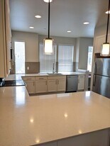 13717 Admiralty Way in Lynnwood, WA - Building Photo