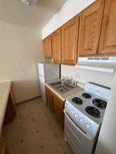 Village Green West Apartments in Two Rivers, WI - Foto de edificio - Building Photo