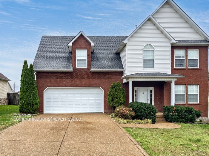 1012 Golf View Way in Spring Hill, TN - Building Photo