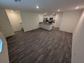 5009 Hunter Mesa Ave in Las Vegas, NV - Building Photo - Building Photo