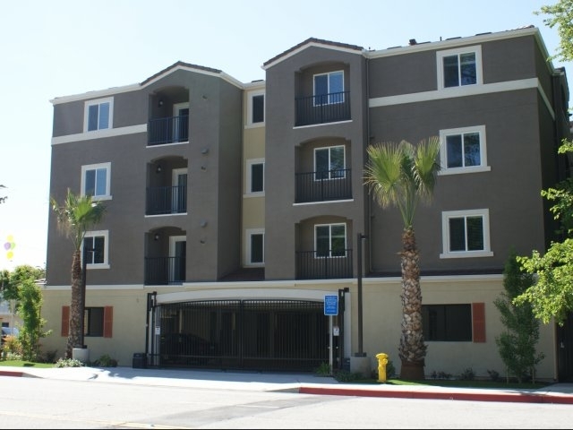 Campus Commons in Arcadia, CA - Building Photo - Building Photo