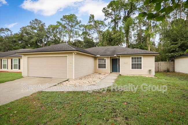 3633 Carol Ann Ln in Jacksonville, FL - Building Photo - Building Photo