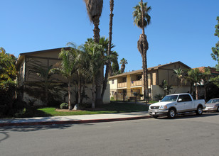 926 W 5th St in Corona, CA - Building Photo - Building Photo