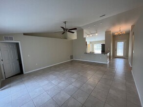 10 Burning Wick Pl in Palm Coast, FL - Building Photo - Building Photo