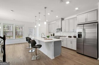 1447 Halstead Pl in Suwanee, GA - Foto de edificio - Building Photo