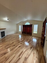 8936 Meadow Park Cir in Anchorage, AK - Building Photo - Building Photo