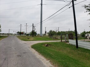 Live Oak Mobile Home Park in Rockport, TX - Building Photo - Building Photo