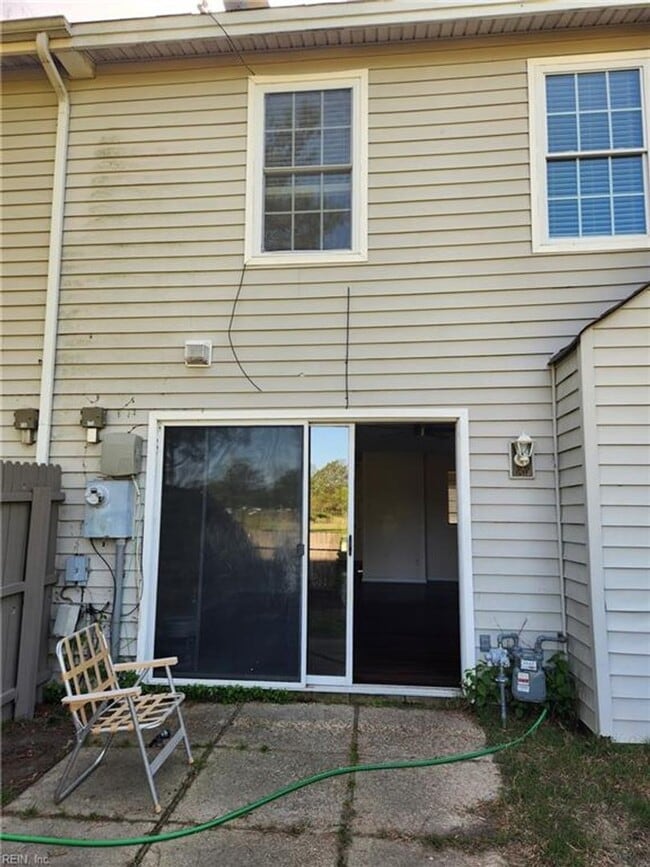 5008 Glenwood Way in Virginia Beach, VA - Building Photo - Building Photo