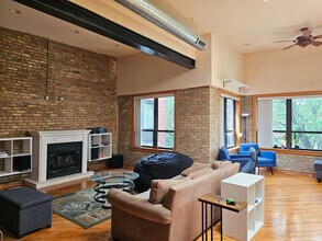 2649 N Washtenaw Ave in Chicago, IL - Building Photo - Building Photo