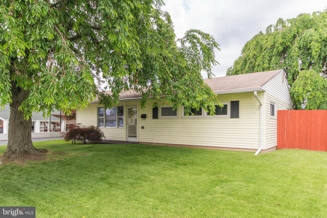 69 Shepherd Ln in Levittown, PA - Building Photo - Building Photo