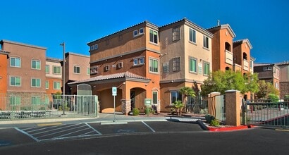 Boulder Pointe in Henderson, NV - Foto de edificio - Building Photo