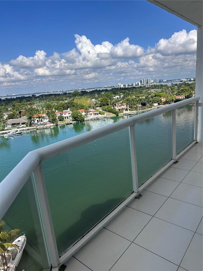5880 Collins Ave in Miami Beach, FL - Building Photo - Building Photo
