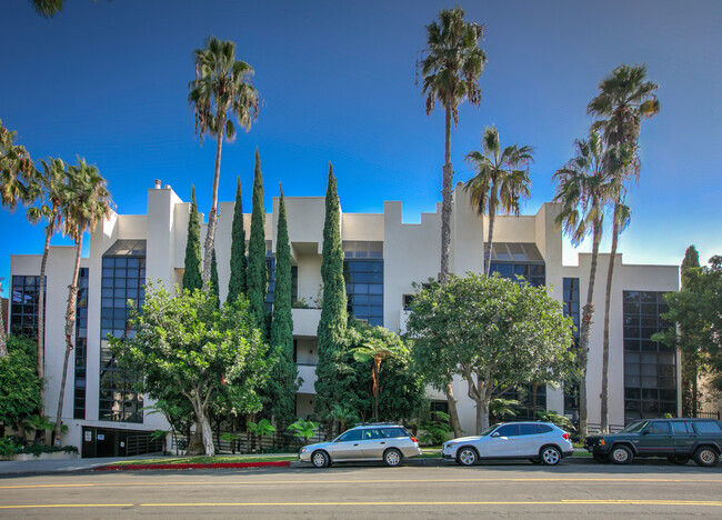 11636 Montana Ave, Unit 201 in Los Angeles, CA - Building Photo - Building Photo