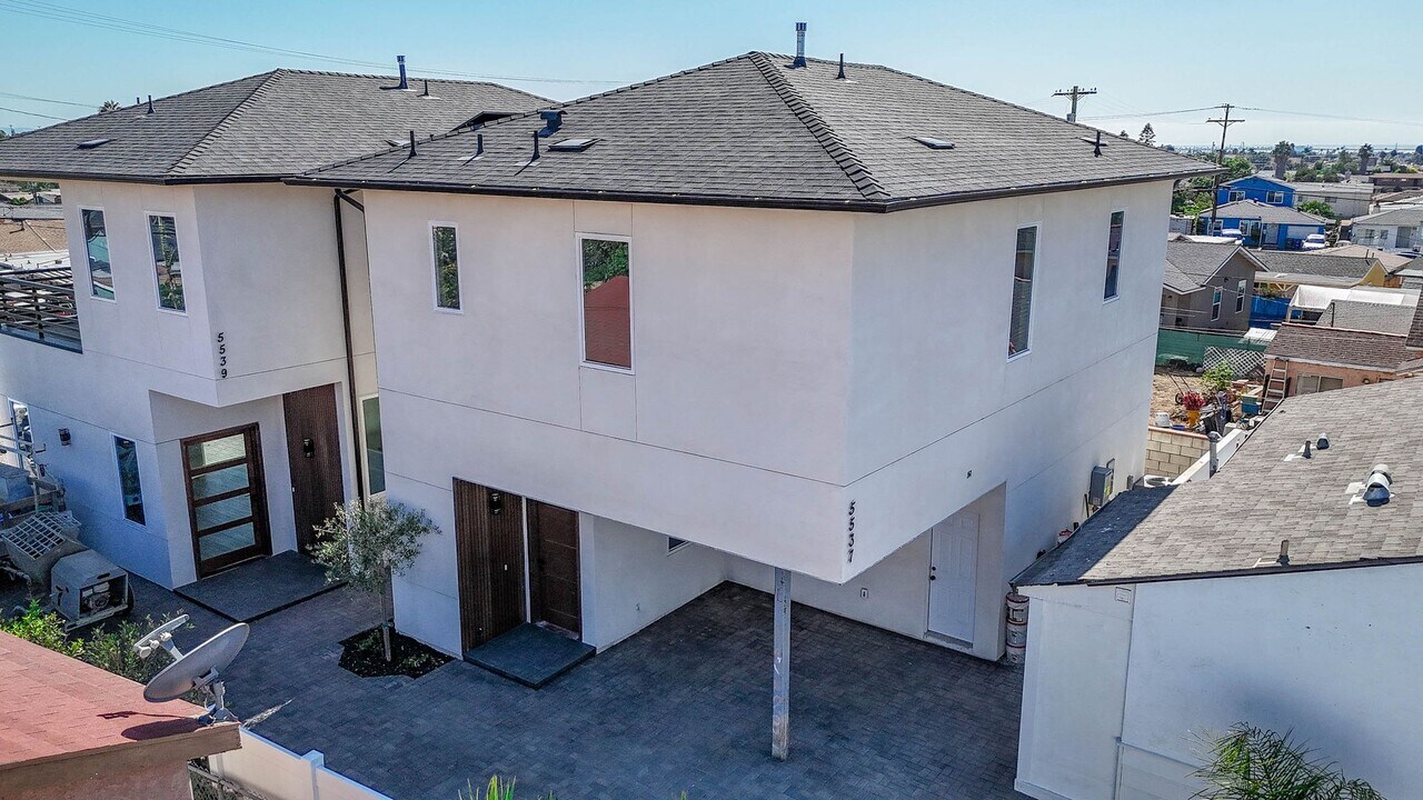 5535-5539 Potomac St in San Diego, CA - Building Photo