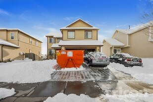 7335 Dobbs Dr in Fountain, CO - Building Photo