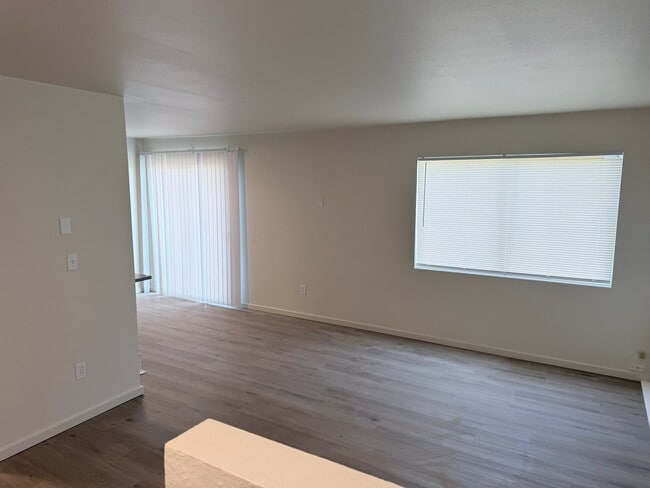 223 E St NE, Unit 4 in Ephrata, WA - Foto de edificio - Building Photo